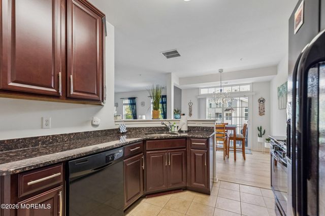 197 Melanie Way 709, Manahawkin, NJ 08050