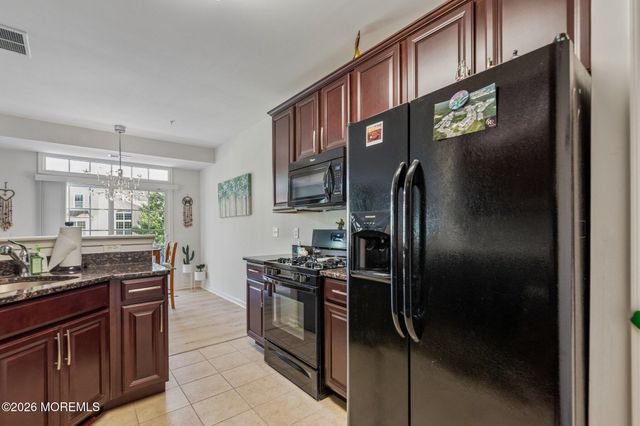 197 Melanie Way 709, Manahawkin, NJ 08050