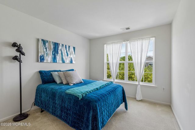 197 Melanie Way 709, Manahawkin, NJ 08050