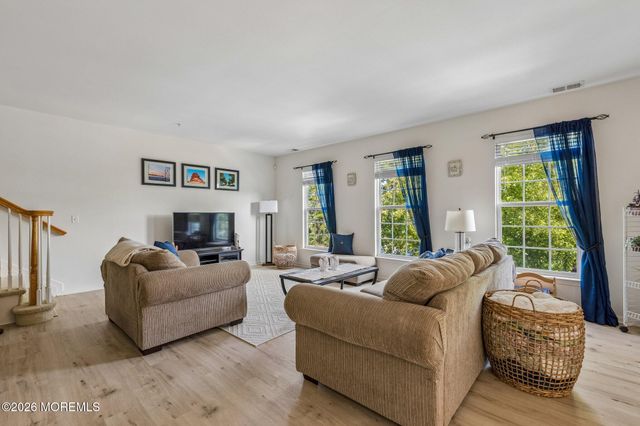 197 Melanie Way 709, Manahawkin, NJ 08050