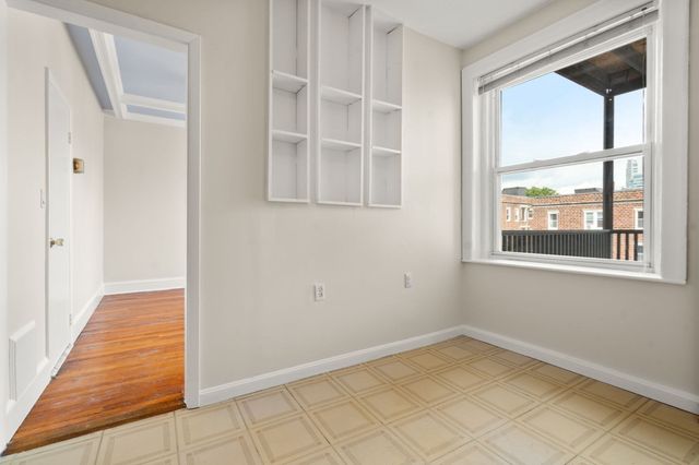 61 Thatcher St 5A, Brookline, MA 02446