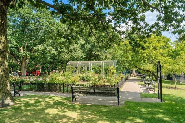61 Thatcher St 5A, Brookline, MA 02446