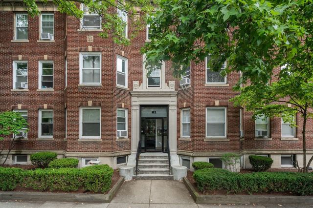 61 Thatcher St 5A, Brookline, MA 02446