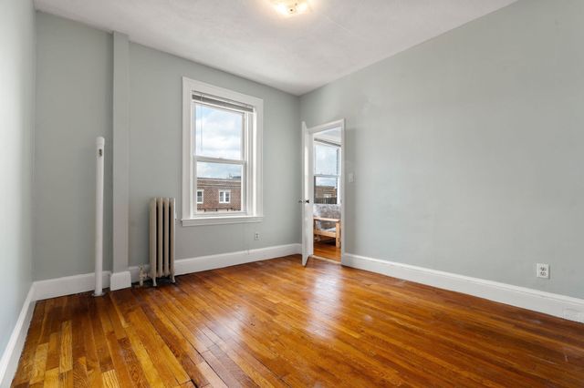 61 Thatcher St 5A, Brookline, MA 02446