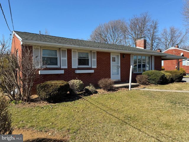 207 PINE DRIVE, Fayetteville, PA 17222