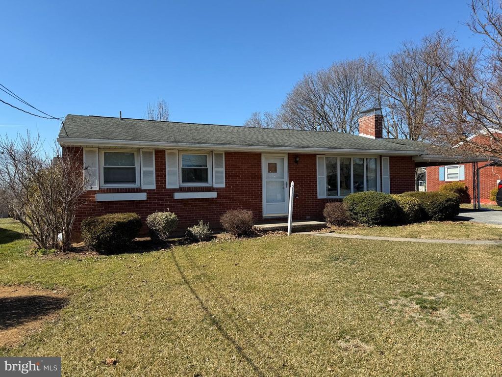 207 PINE DRIVE, Fayetteville, PA 17222