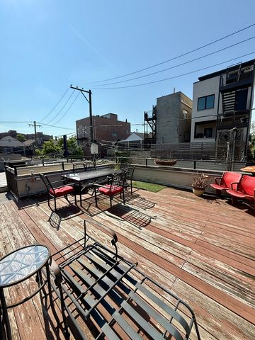 1621 W Le Moyne Street 1W, Chicago, IL 60622