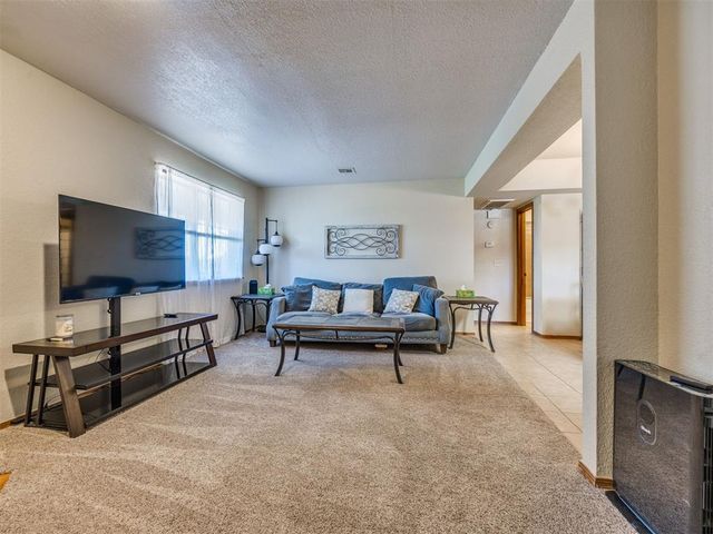 11421 Springhollow Road 1102, Oklahoma City, OK 73120