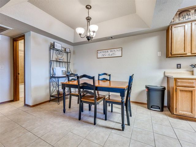 11421 Springhollow Road 1102, Oklahoma City, OK 73120