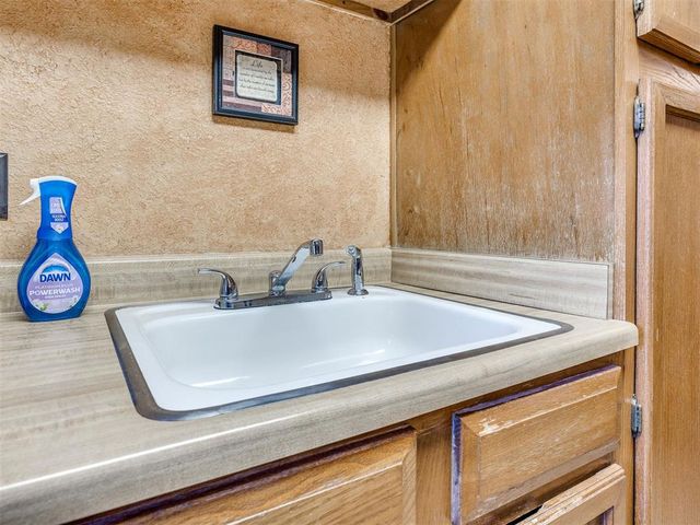 11421 Springhollow Road 1102, Oklahoma City, OK 73120