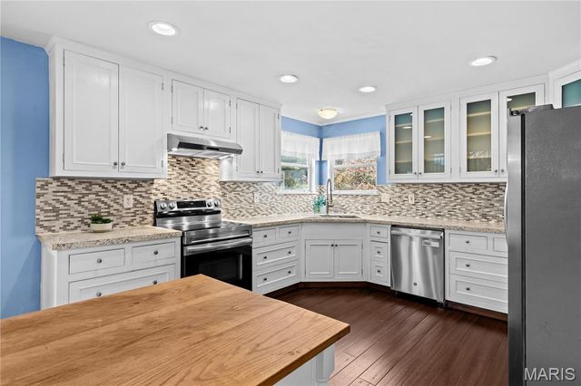 7385 Little Oaks Drive, O'fallon, MO 63368