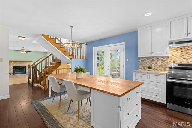 7385 Little Oaks Drive, O'fallon, MO 63368