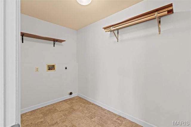 7385 Little Oaks Drive, O'fallon, MO 63368
