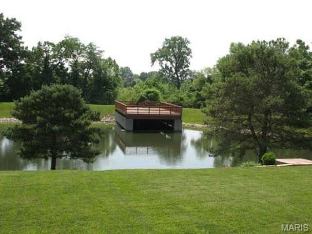 7385 Little Oaks Drive, O'fallon, MO 63368