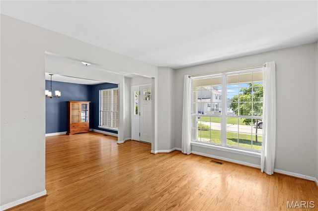 7385 Little Oaks Drive, O'fallon, MO 63368