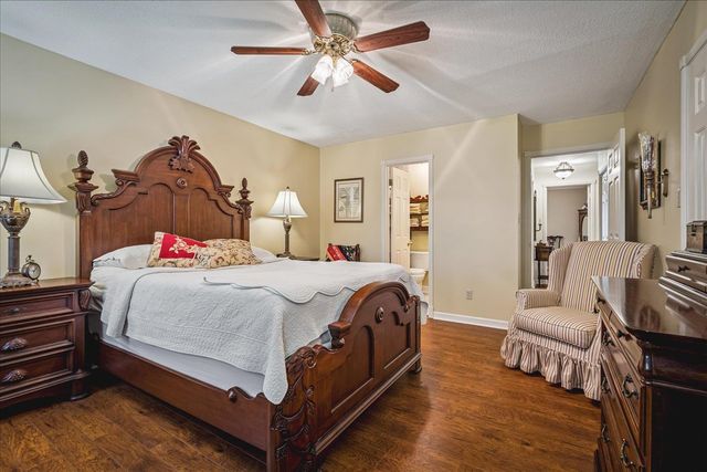 8453 FARRAH LN, Germantown, TN 38139