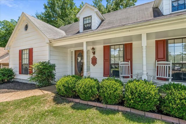 8453 FARRAH LN, Germantown, TN 38139