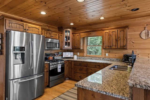 280 Palmetto Drive, Ellijay, GA 30540