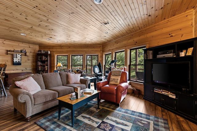 280 Palmetto Drive, Ellijay, GA 30540