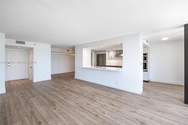 2000 Towerside Ter 1506, Miami, FL 33138