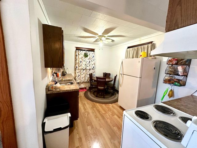 221 N 3rd Avenue, Albert Lea, MN 56007