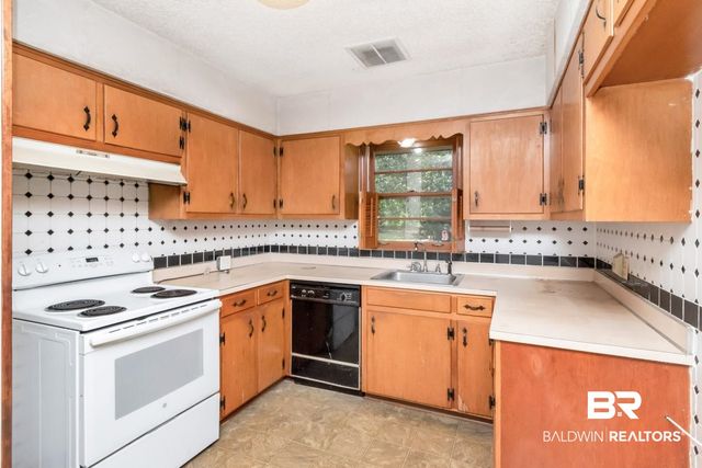 5858 S Montfort Road, Mobile, AL 36608