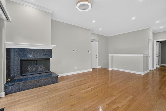 2136 W Evergreen Avenue 1B, Chicago, IL 60622