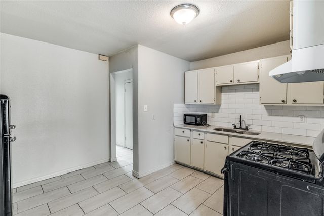 7909 Wanebe Drive, Dallas, TX 75235