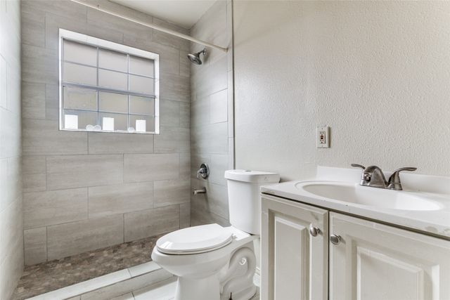 7909 Wanebe Drive, Dallas, TX 75235