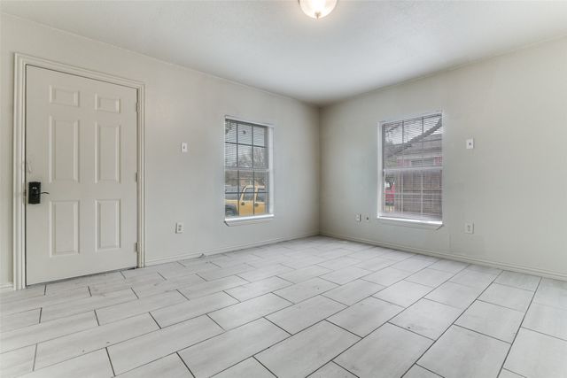 7909 Wanebe Drive, Dallas, TX 75235