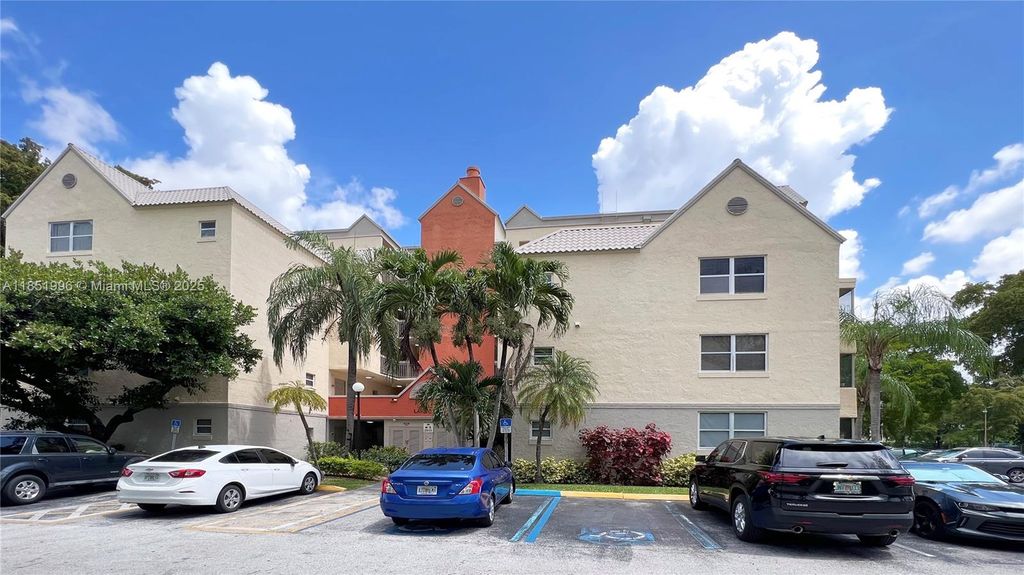 8323 Lake Dr 406, Doral, FL 33166