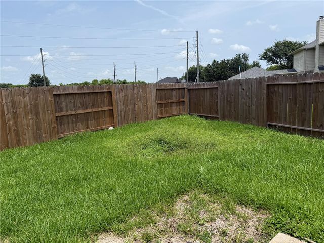 3911 Highland Vale Court, Fresno, TX 77545