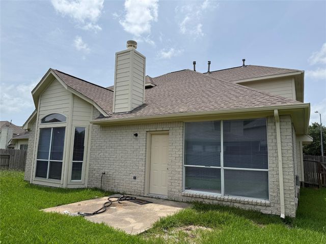 3911 Highland Vale Court, Fresno, TX 77545
