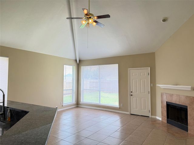 3911 Highland Vale Court, Fresno, TX 77545