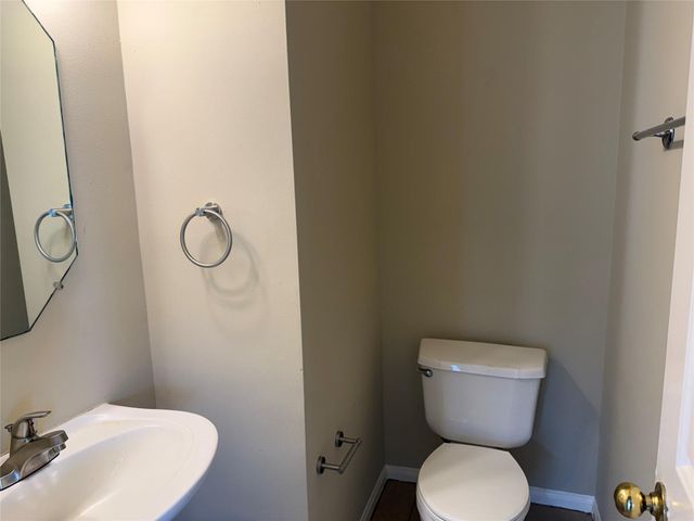 3911 Highland Vale Court, Fresno, TX 77545