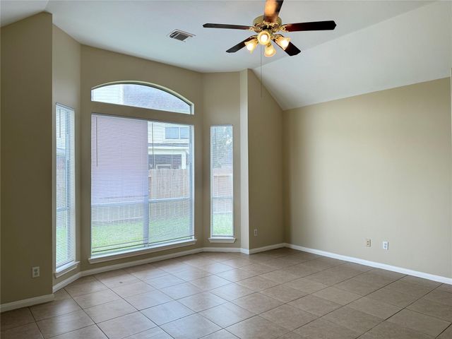 3911 Highland Vale Court, Fresno, TX 77545