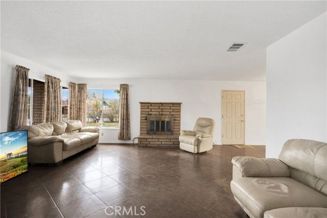 16173 Newmont, Lancaster, CA 93535