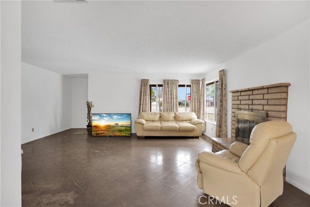 16173 Newmont, Lancaster, CA 93535