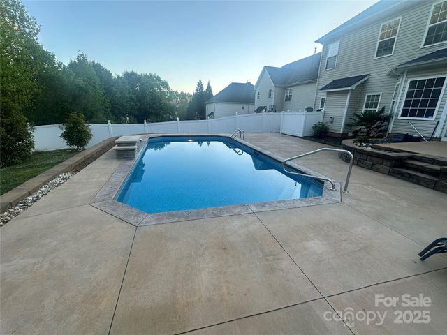 5228 Sunriver Road, Gastonia, NC 28054