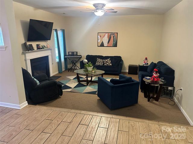 5228 Sunriver Road, Gastonia, NC 28054