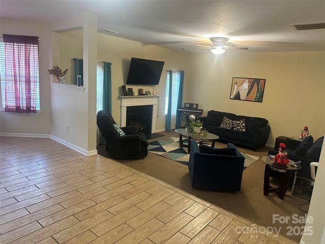 5228 Sunriver Road, Gastonia, NC 28054