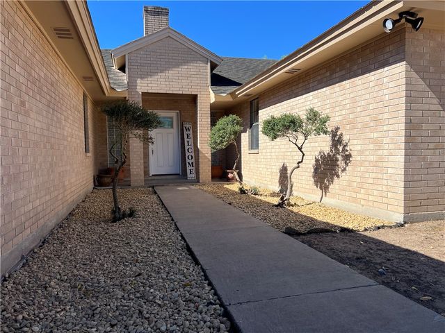 402 Santa Maria Ave, San Diego, TX 78384