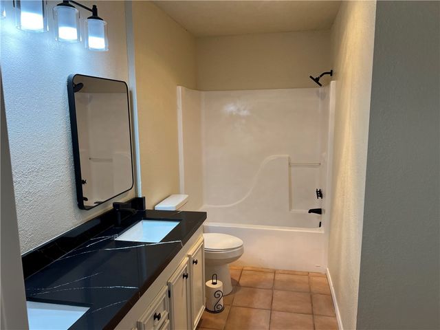 402 Santa Maria Ave, San Diego, TX 78384