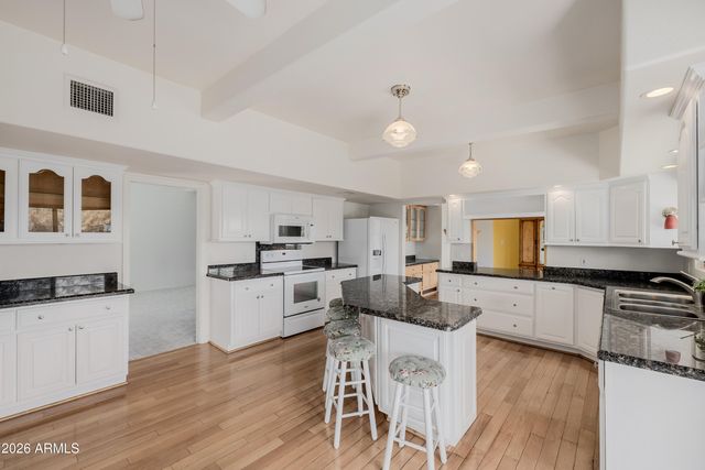 2131 E BETHANY HOME Road, Phoenix, AZ 85016