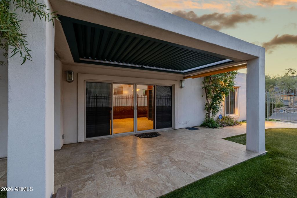 Image 107 of property listing at 2131 E BETHANY HOME Road, Phoenix, AZ 85016
