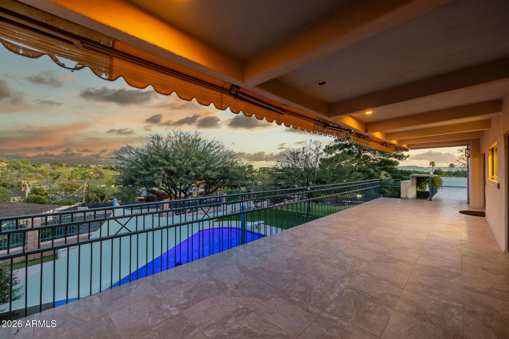 Image 111 of property listing at 2131 E BETHANY HOME Road, Phoenix, AZ 85016