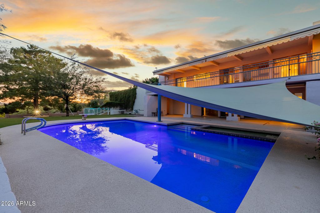 Image 115 of property listing at 2131 E BETHANY HOME Road, Phoenix, AZ 85016
