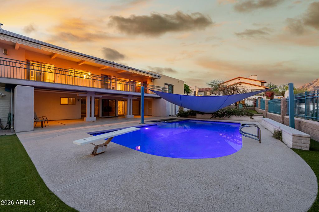 Image 116 of property listing at 2131 E BETHANY HOME Road, Phoenix, AZ 85016