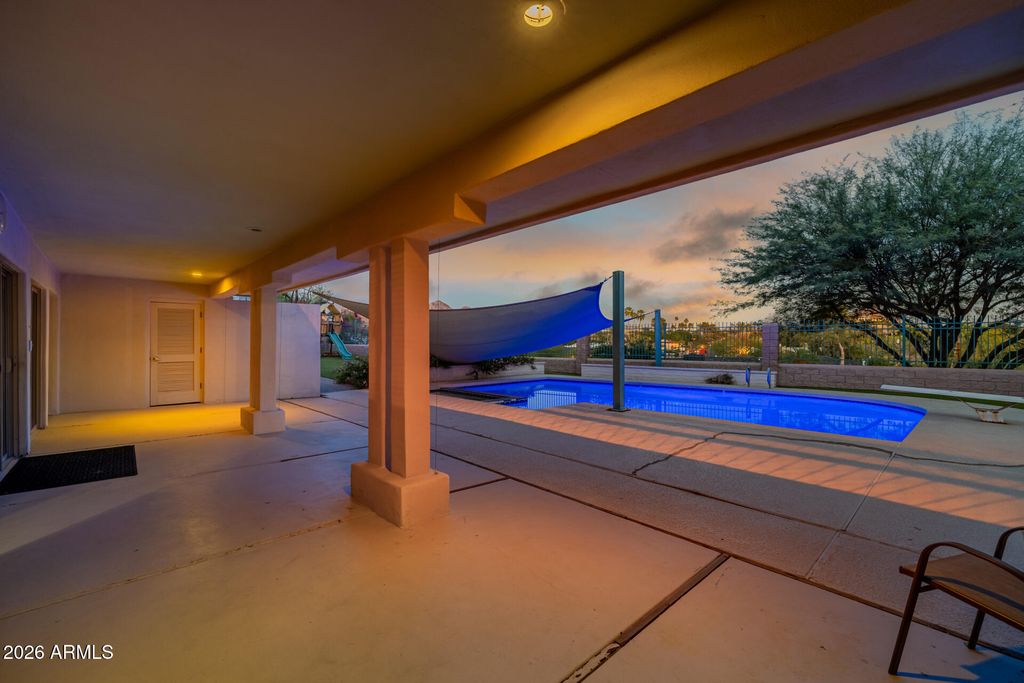 Image 119 of property listing at 2131 E BETHANY HOME Road, Phoenix, AZ 85016