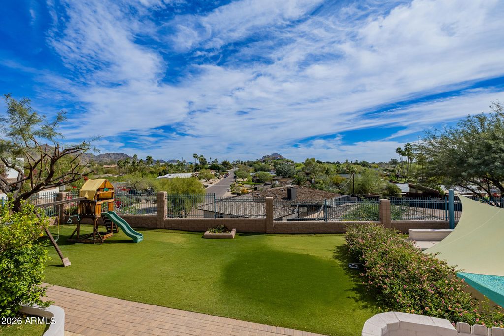 Image 124 of property listing at 2131 E BETHANY HOME Road, Phoenix, AZ 85016